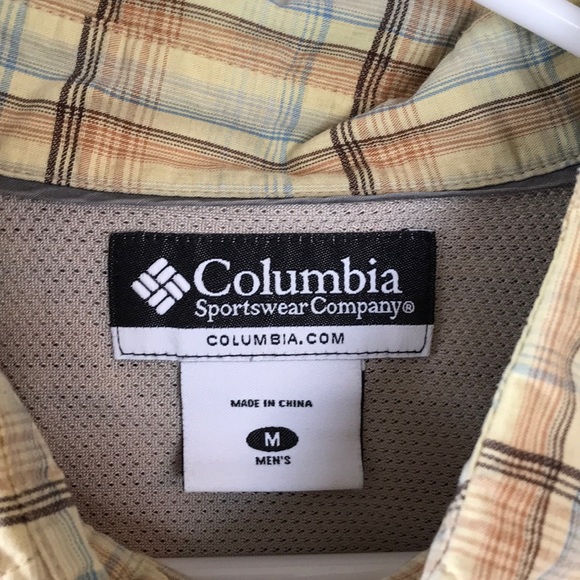 3/$20 Men’s Short Sleeved Columbia Button Down - Picture 2 of 5